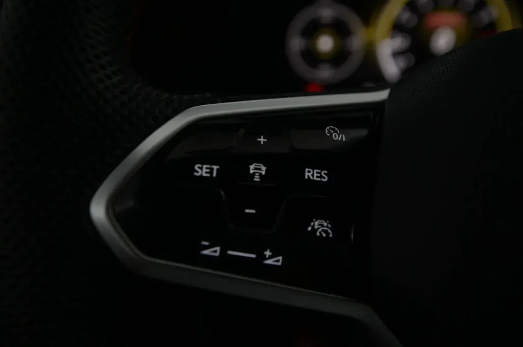 Volkswagen Golf GTI photo 26