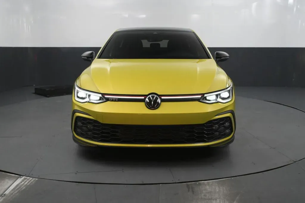 Volkswagen Golf GTI photo 8