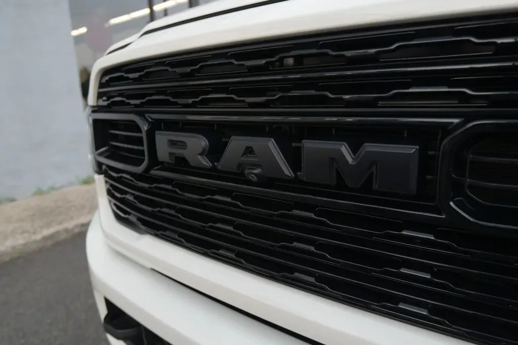 Ram 3500 photo 9