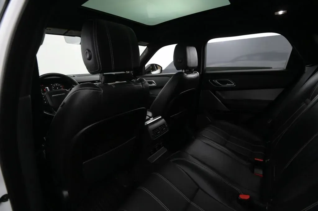 Land Rover Range Rover Velar photo 45