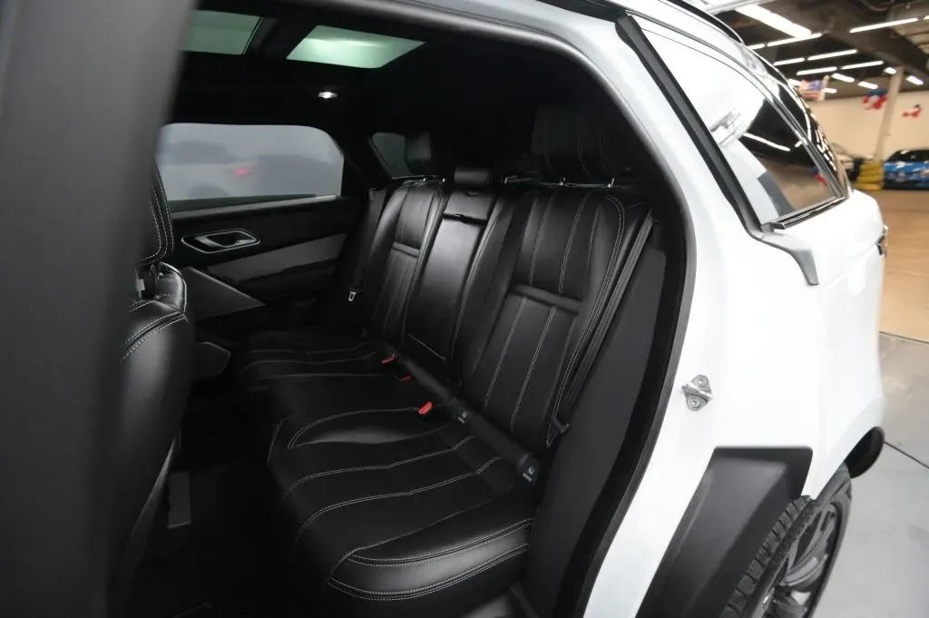 Land Rover Range Rover Velar photo 46