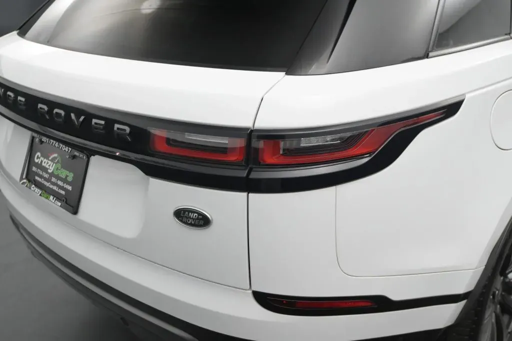 Land Rover Range Rover Velar photo 17