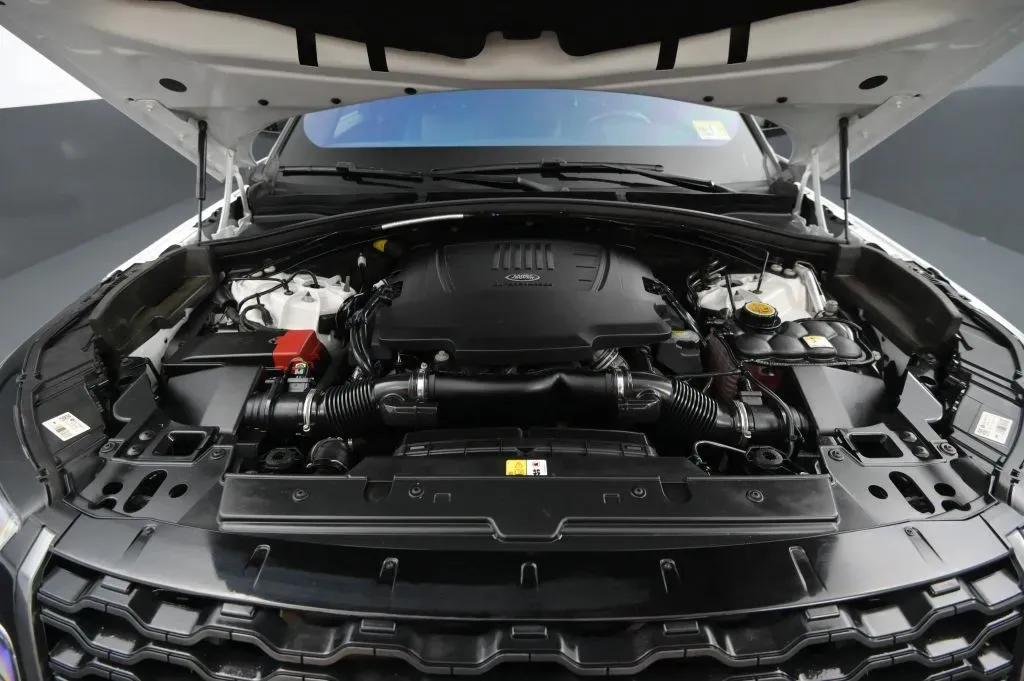 Land Rover Range Rover Velar photo 21
