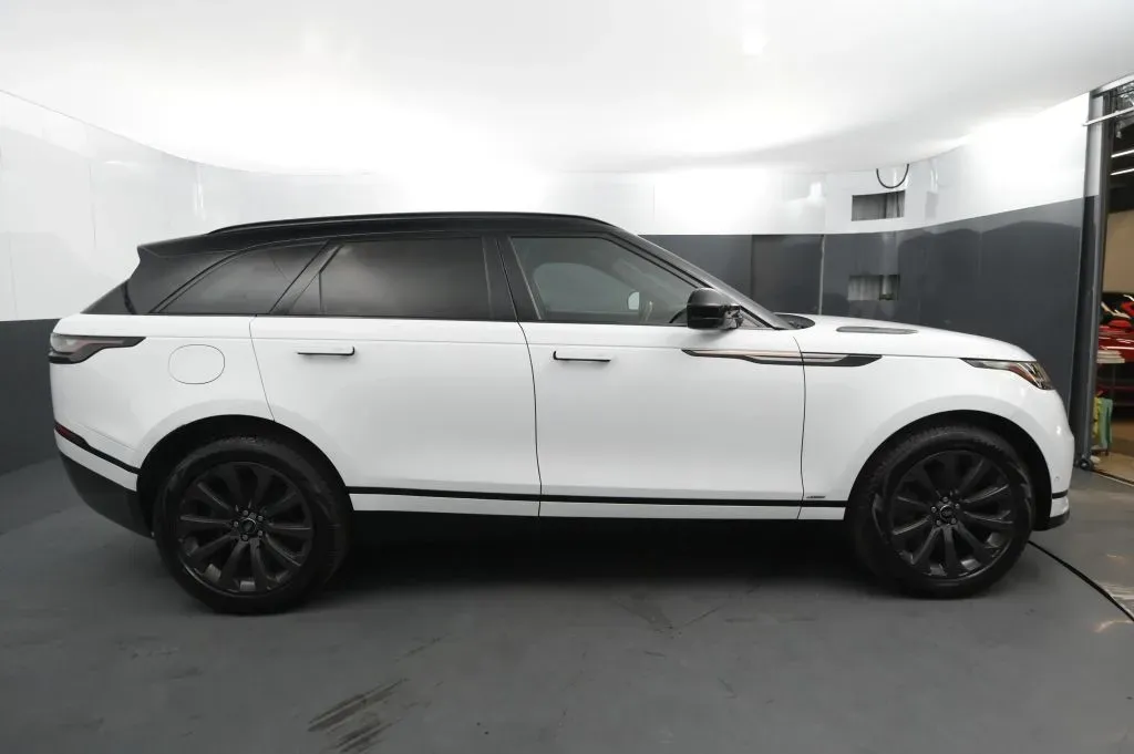 Land Rover Range Rover Velar photo 6