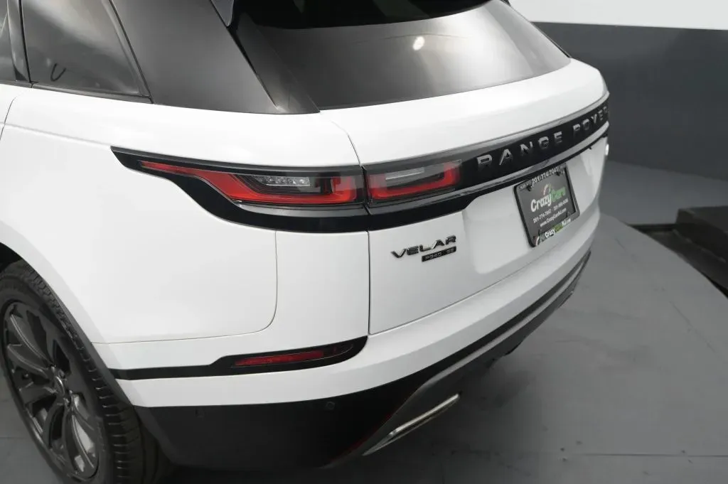 Land Rover Range Rover Velar photo 16