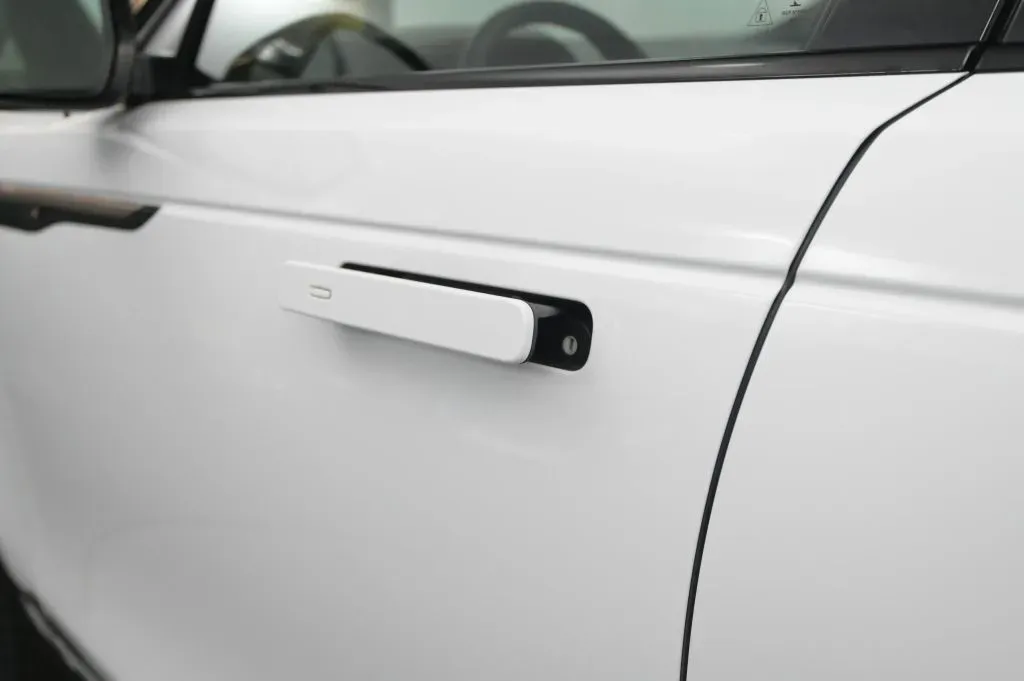 Land Rover Range Rover Velar photo 14