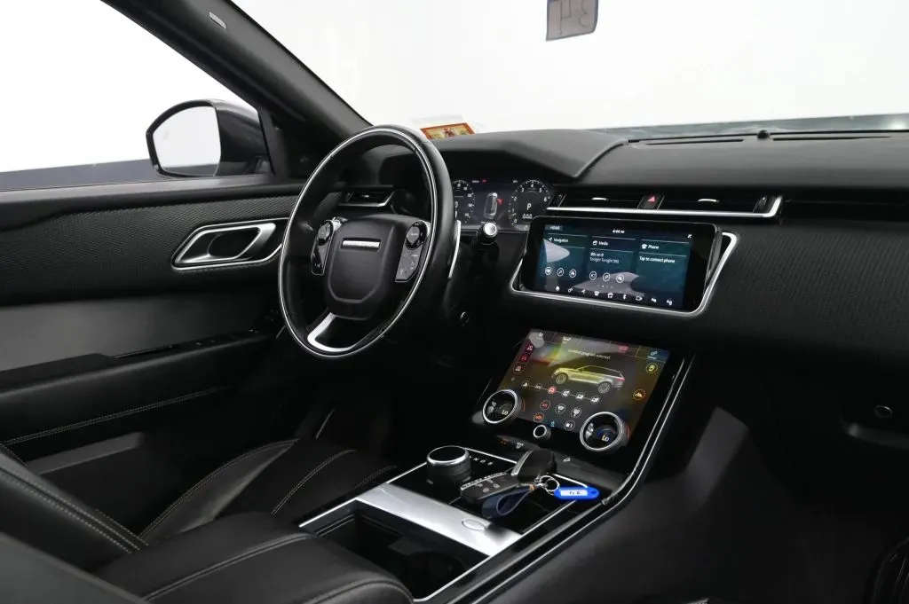 Land Rover Range Rover Velar photo 50
