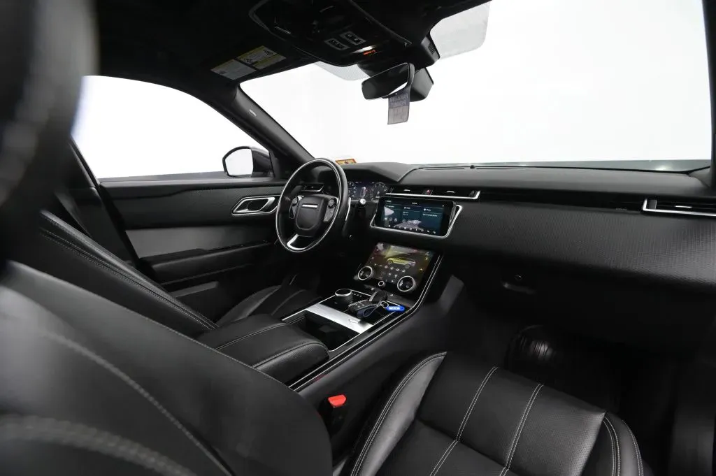 Land Rover Range Rover Velar photo 49