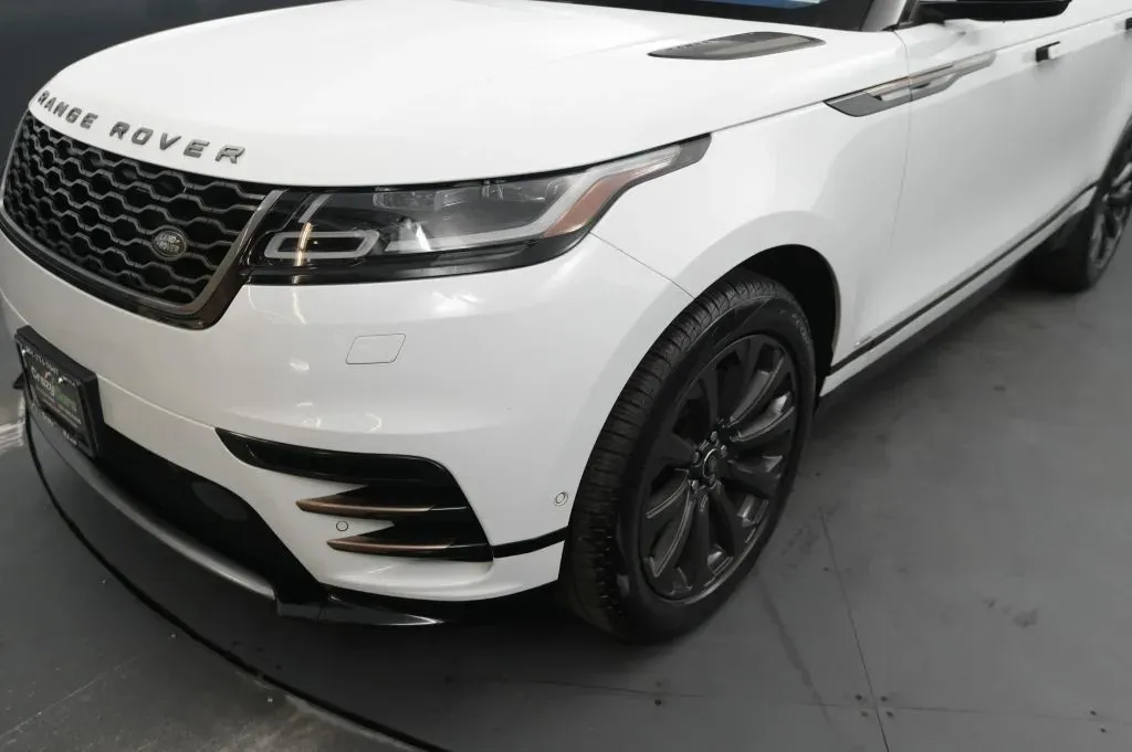 Land Rover Range Rover Velar photo 9