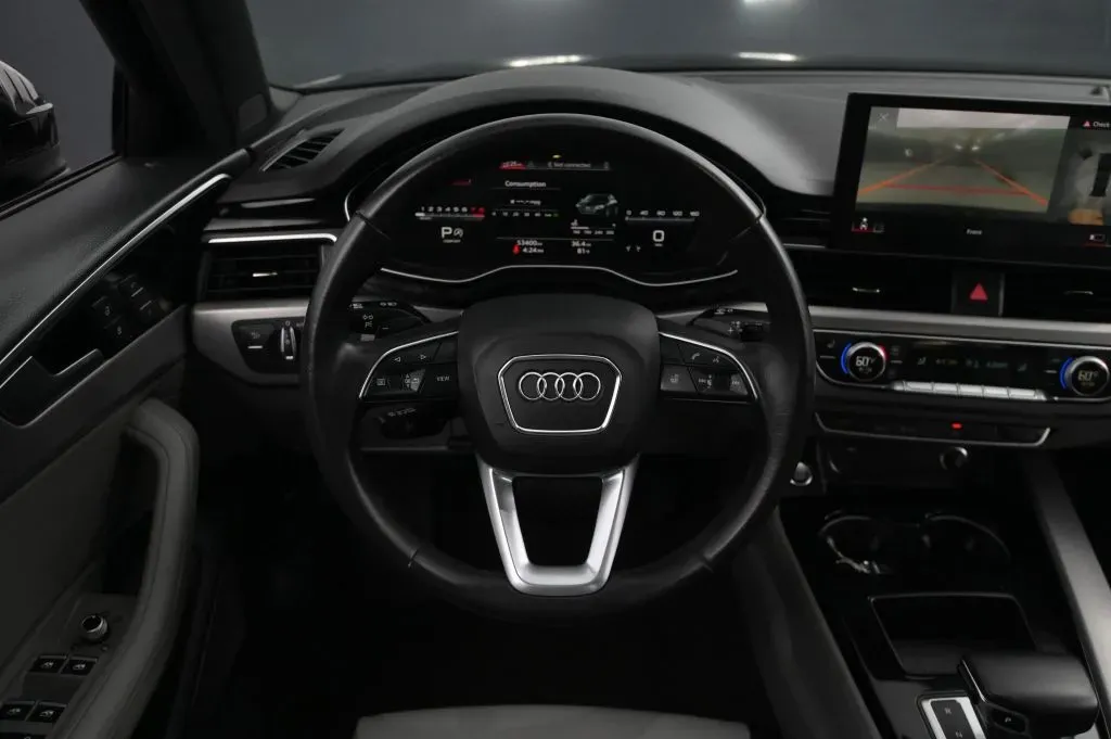 Audi A4 photo 37