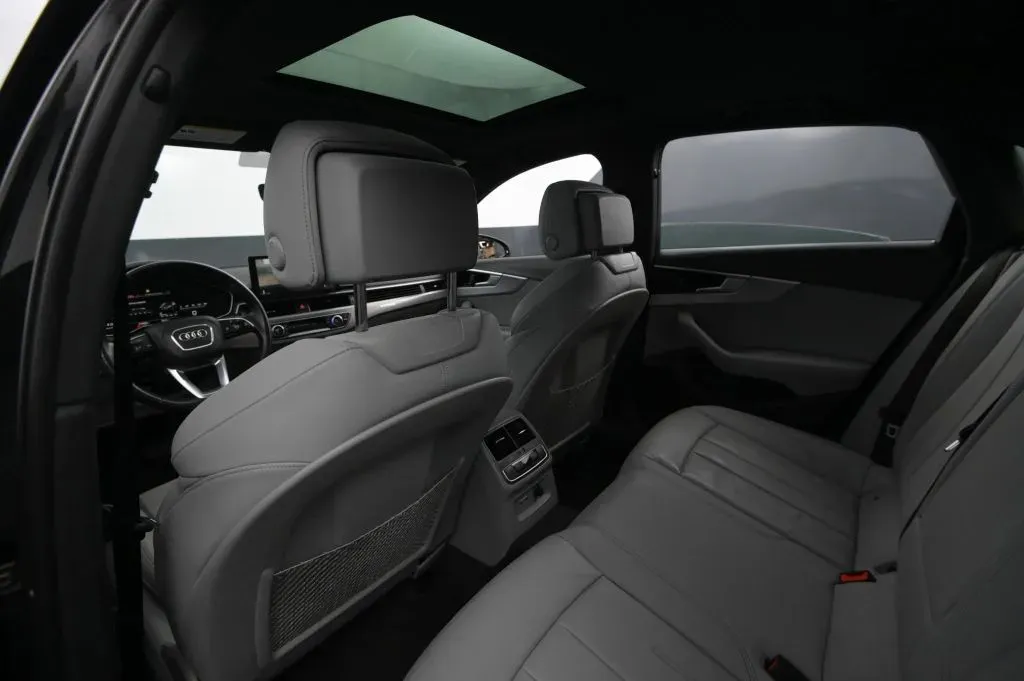 Audi A4 photo 45