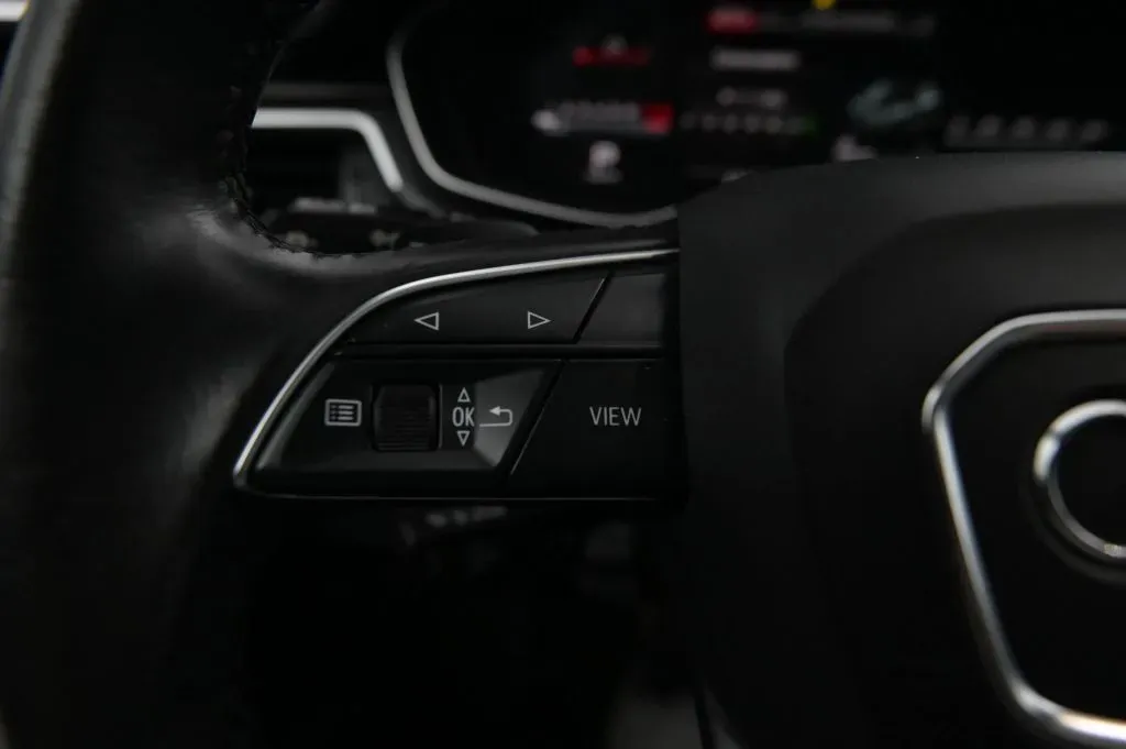 Audi A4 photo 23