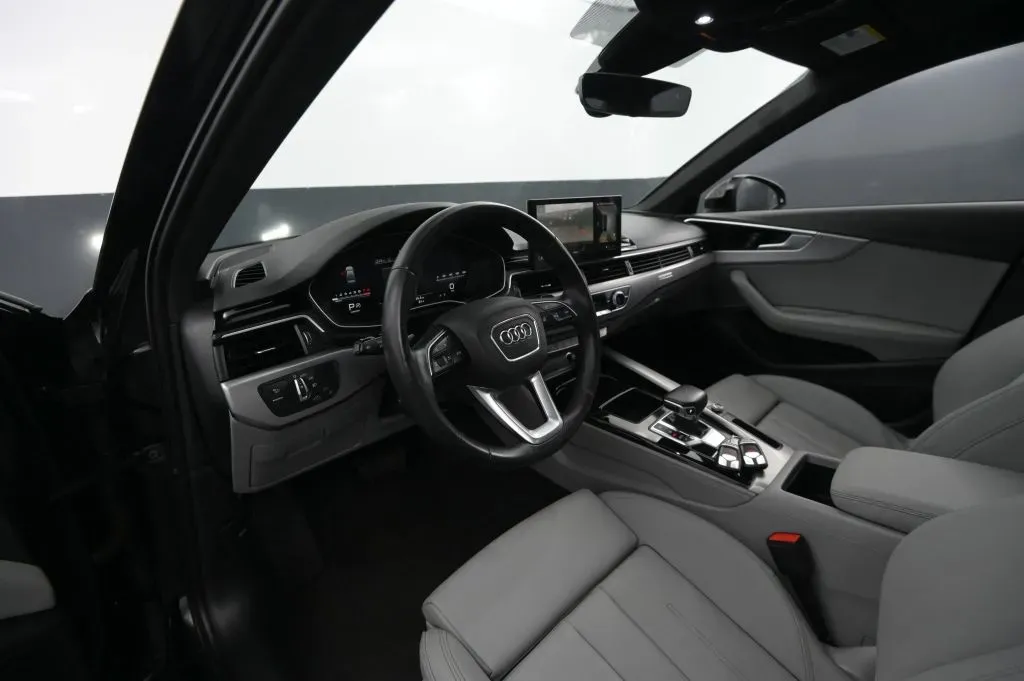 Audi A4 photo 40