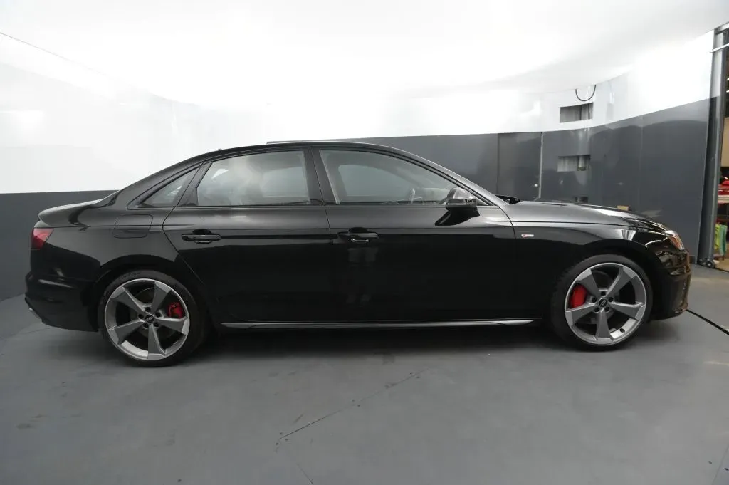 Audi A4 photo 6