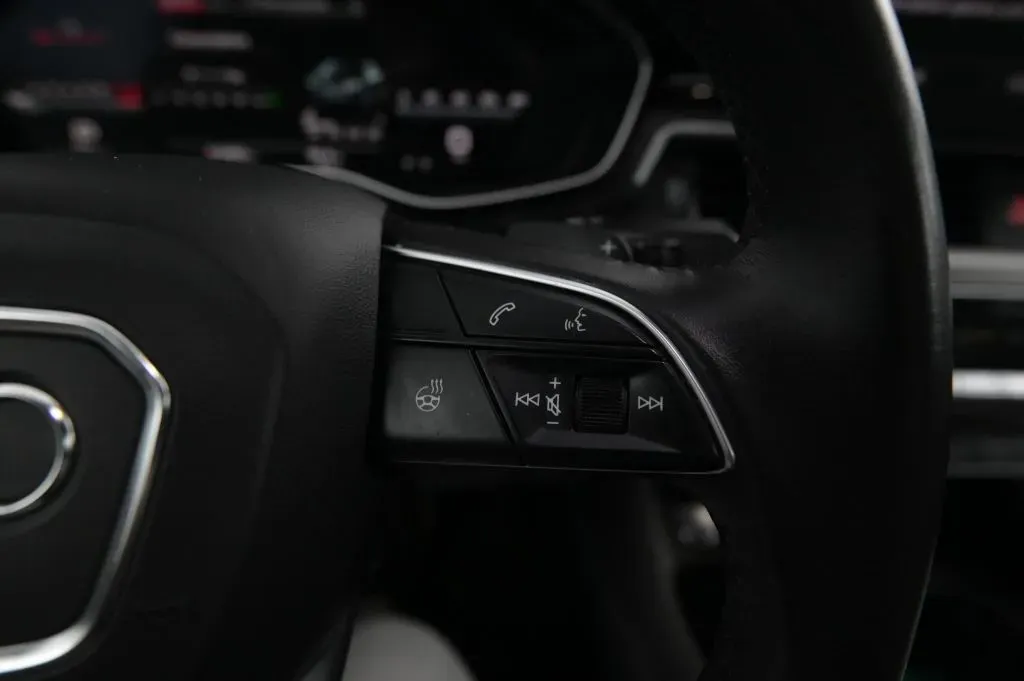 Audi A4 photo 24