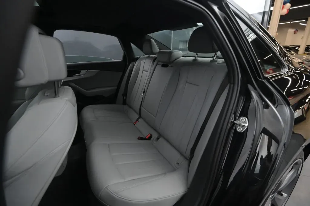 Audi A4 photo 46