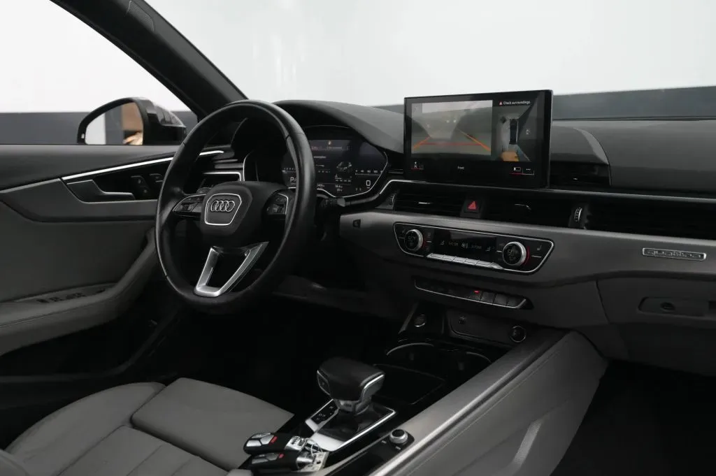 Audi A4 photo 49
