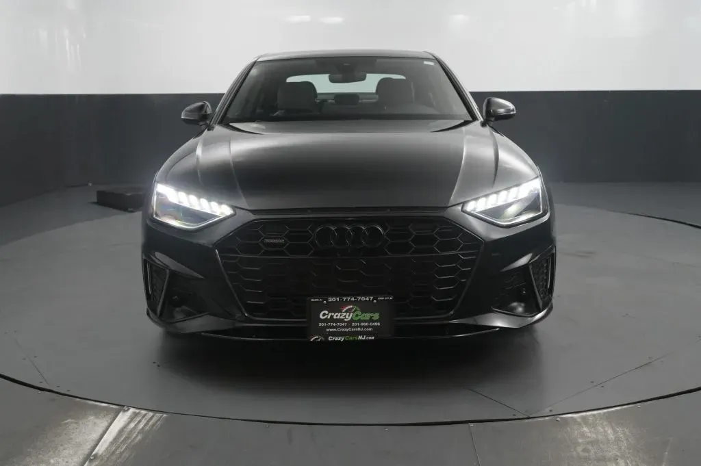 Audi A4 photo 8