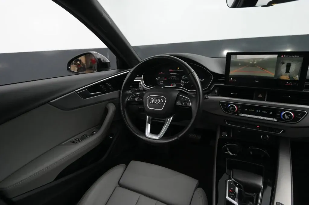 Audi A4 photo 35