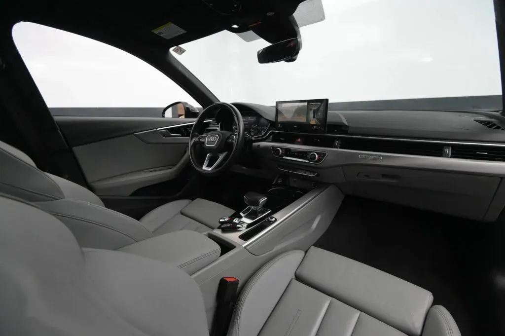 Audi A4 photo 48