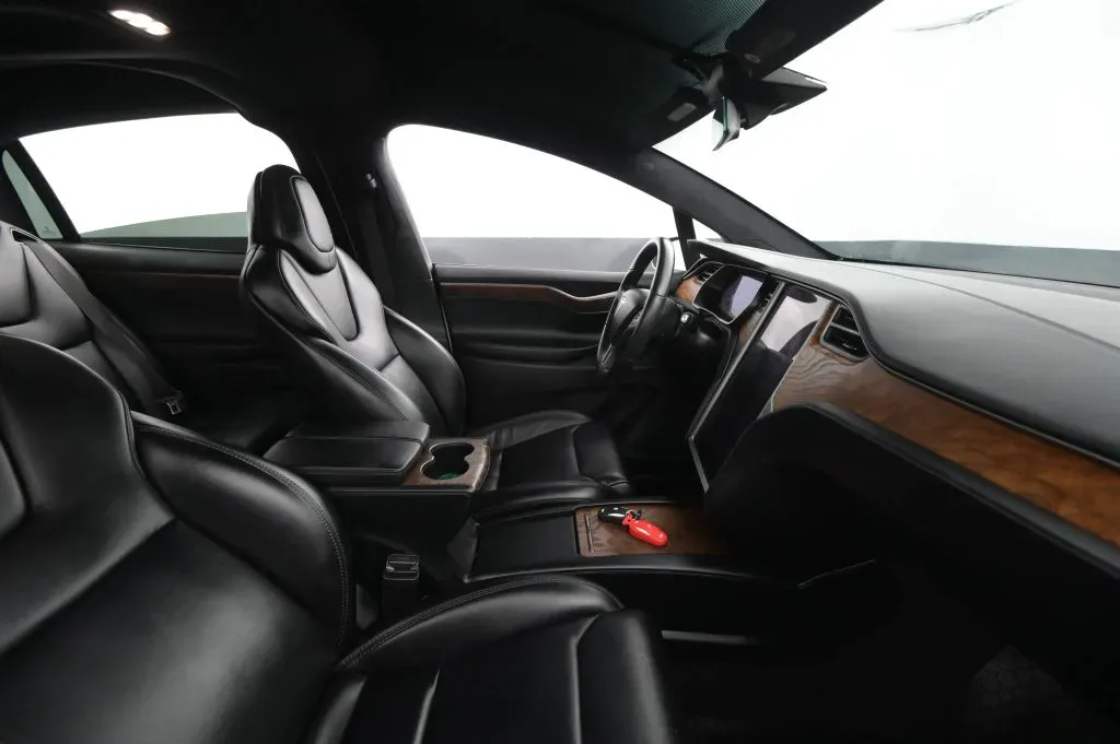 Tesla Model X photo 46