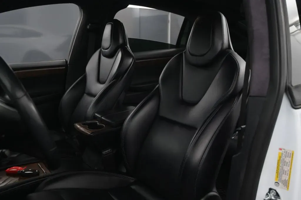 Tesla Model X photo 37