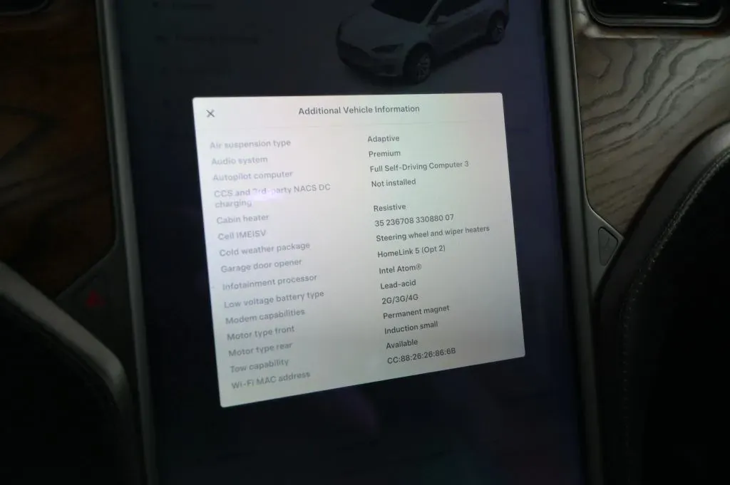 Tesla Model X photo 27
