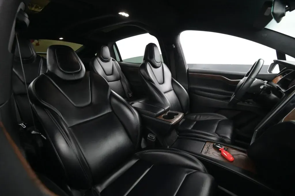 Tesla Model X photo 48