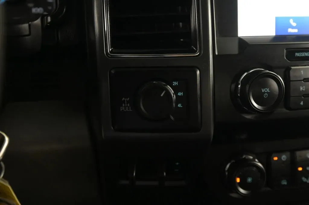 Ford F-250 photo 32