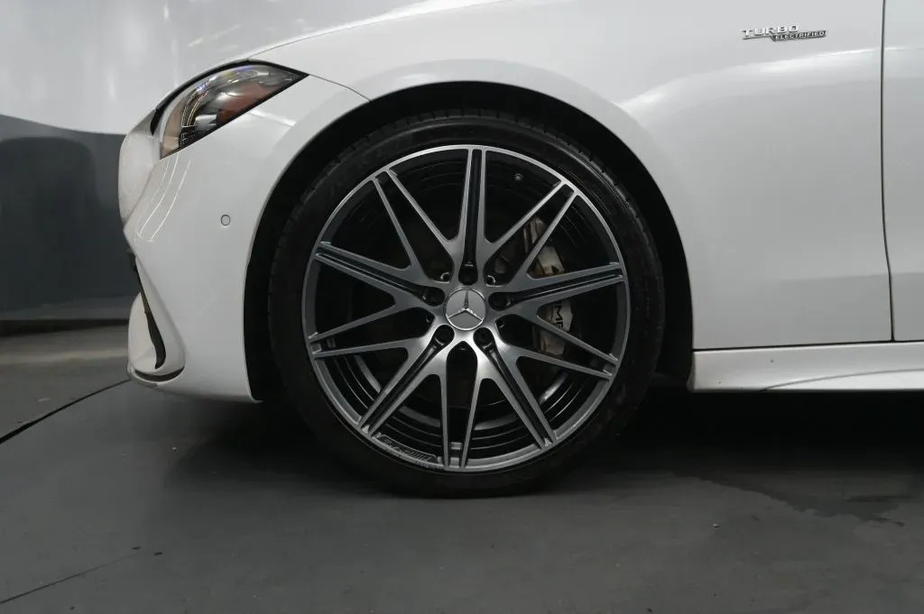 Mercedes-Benz C-Class photo 18