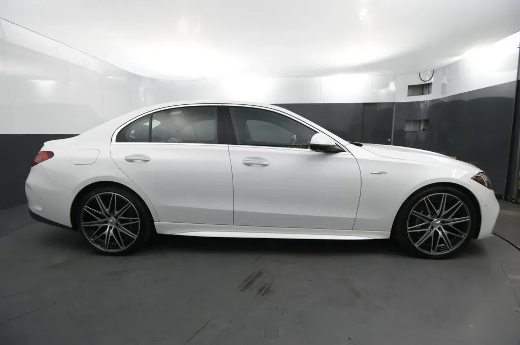 Mercedes-Benz C-Class photo 6