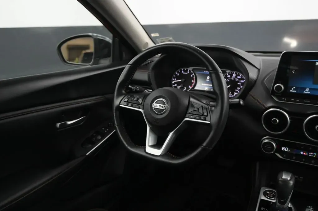 Nissan Sentra photo 35