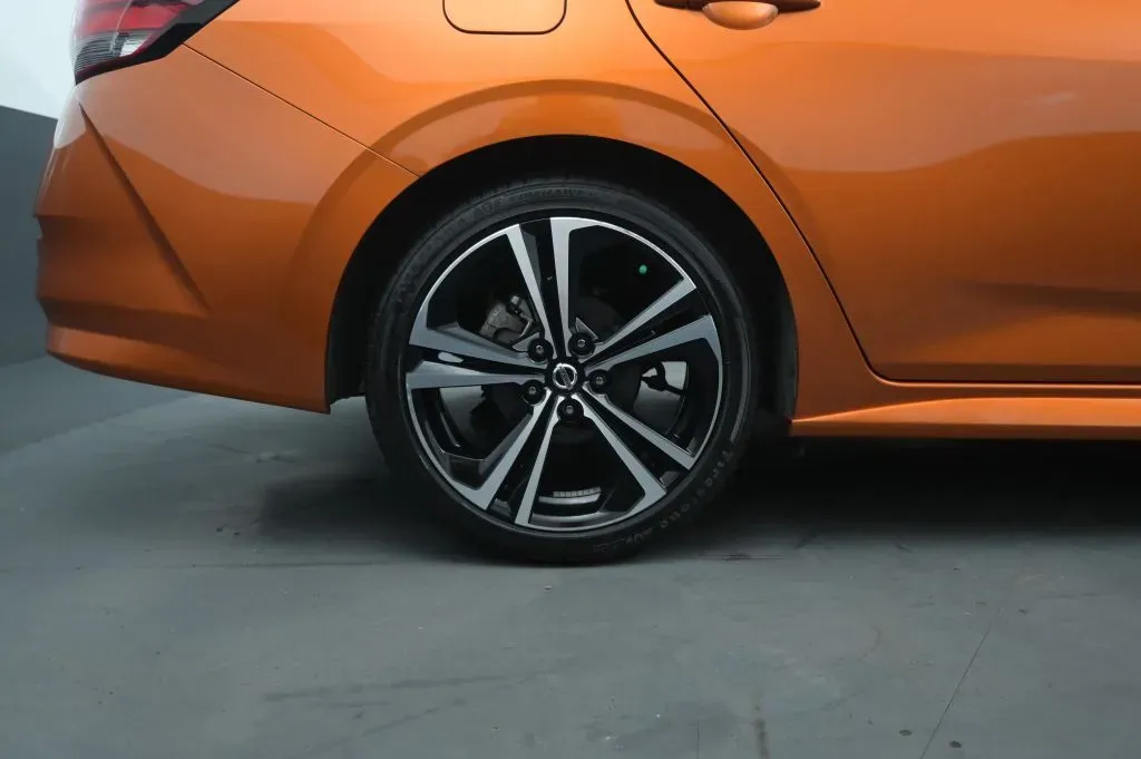 Nissan Sentra photo 17