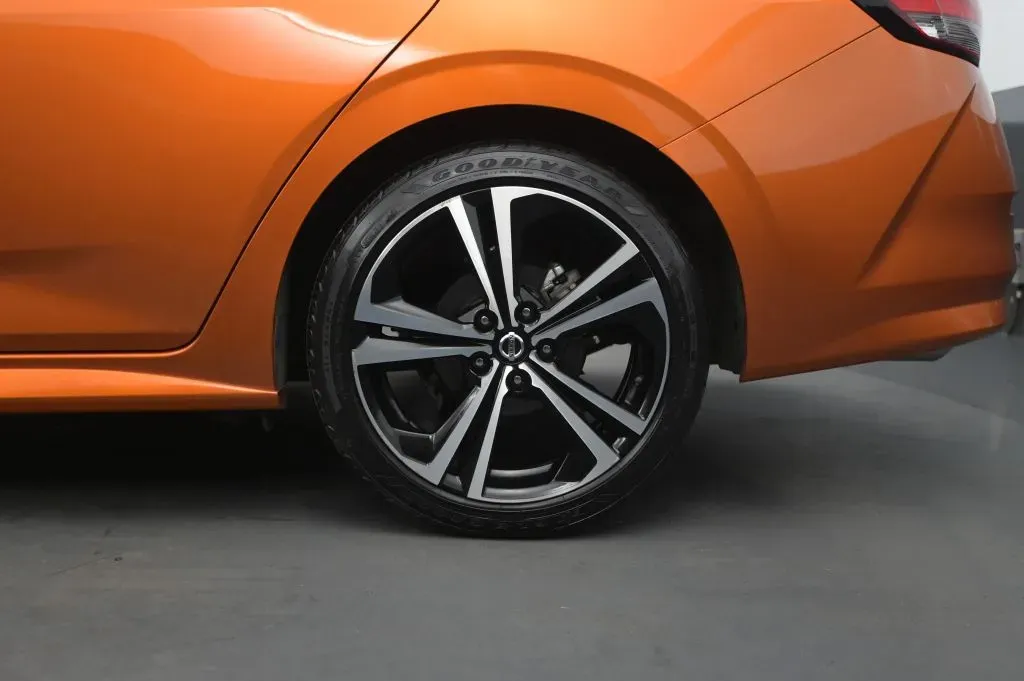 Nissan Sentra photo 14