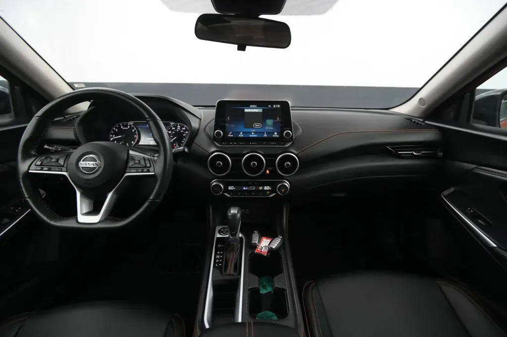 Nissan Sentra photo 32