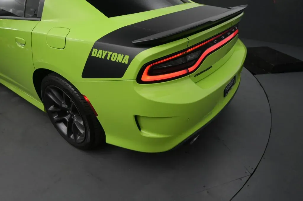 Dodge Charger photo 17