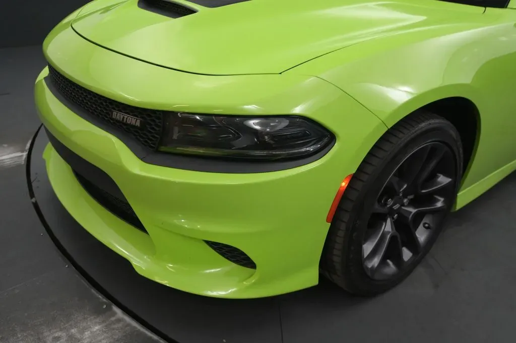 Dodge Charger photo 9