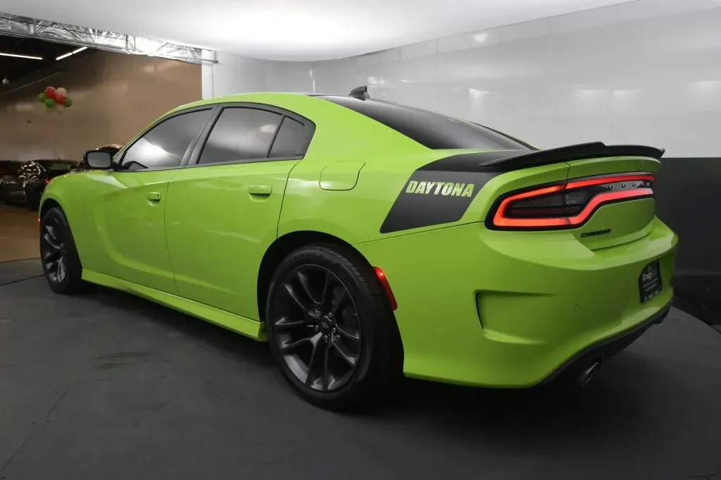 Dodge Charger photo 3