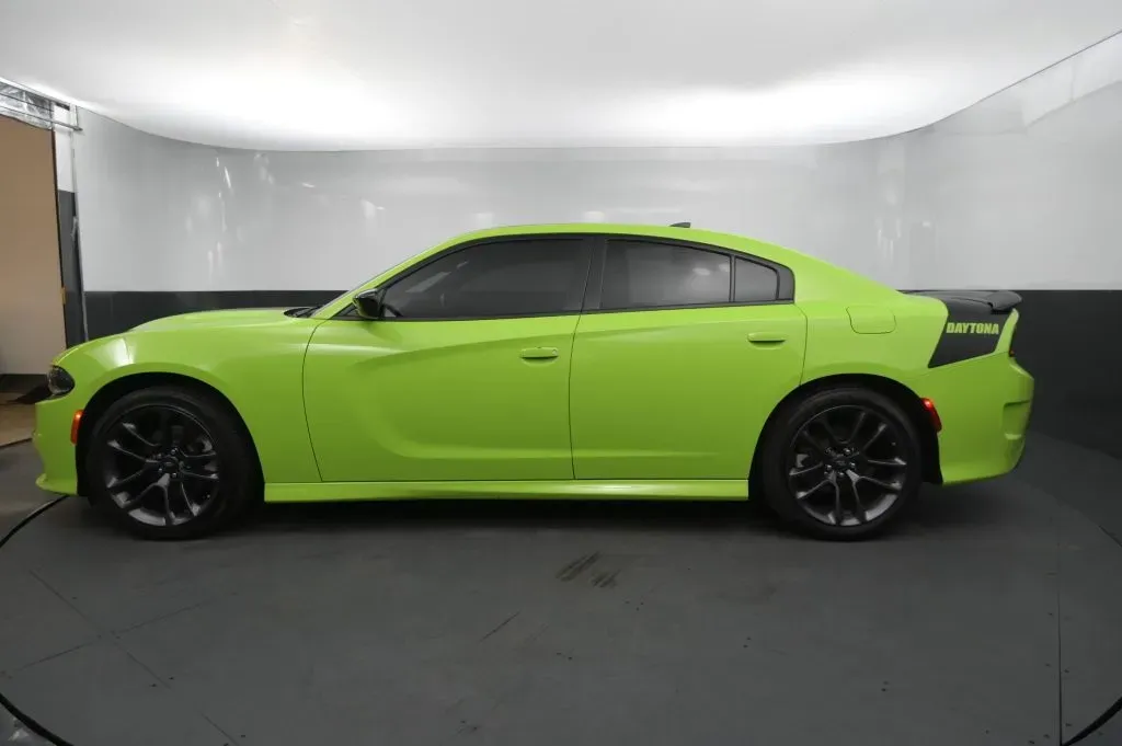 Dodge Charger photo 2