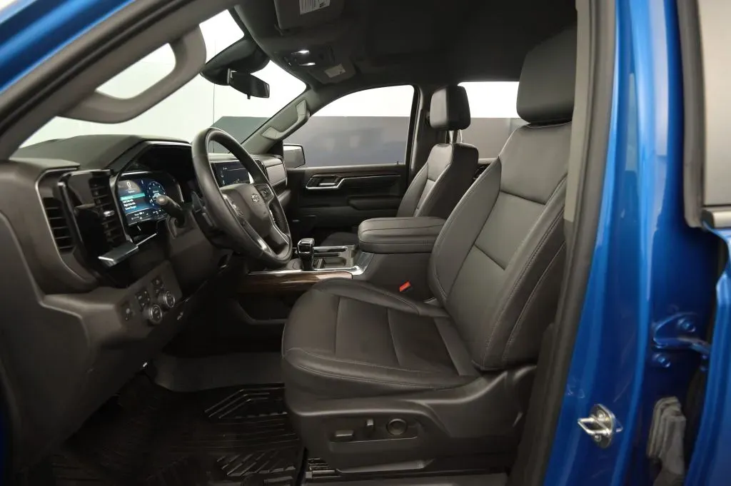 Chevrolet Silverado photo 38