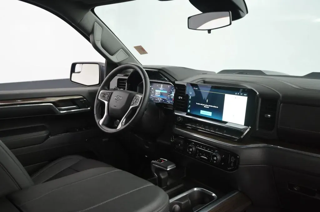 Chevrolet Silverado photo 48