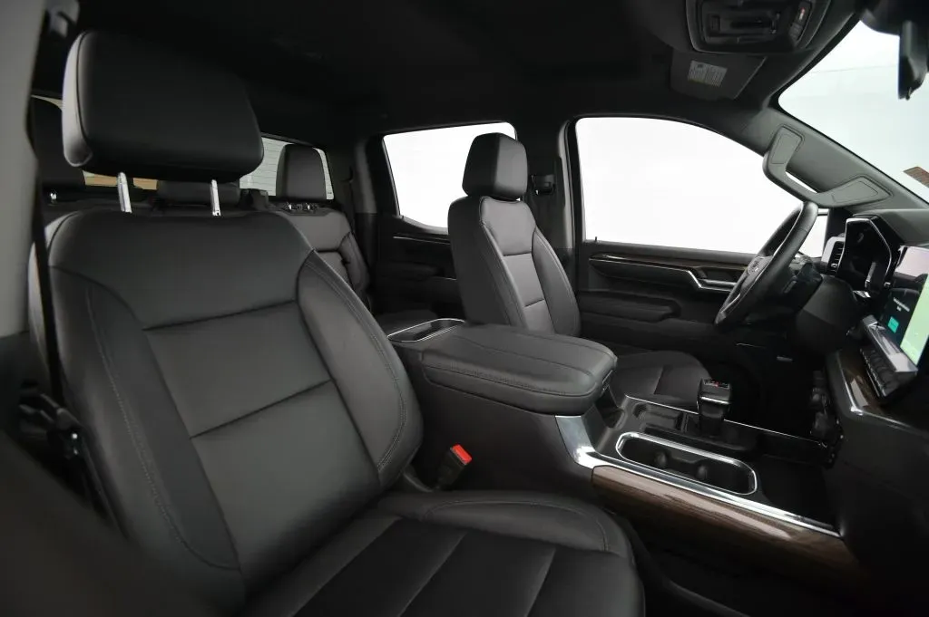 Chevrolet Silverado photo 51