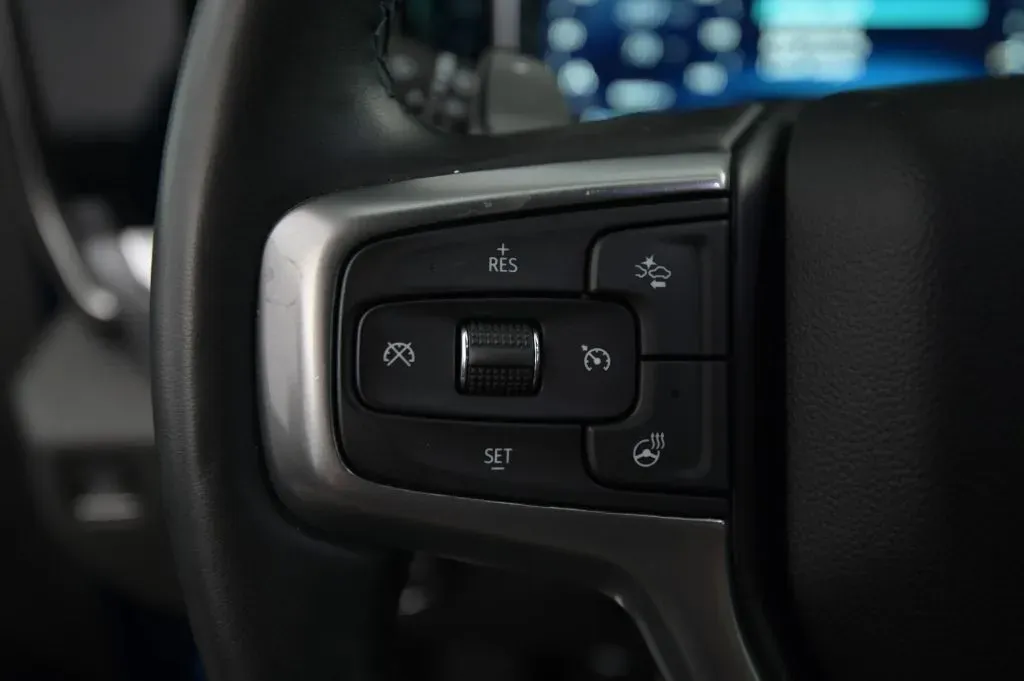 Chevrolet Silverado photo 23