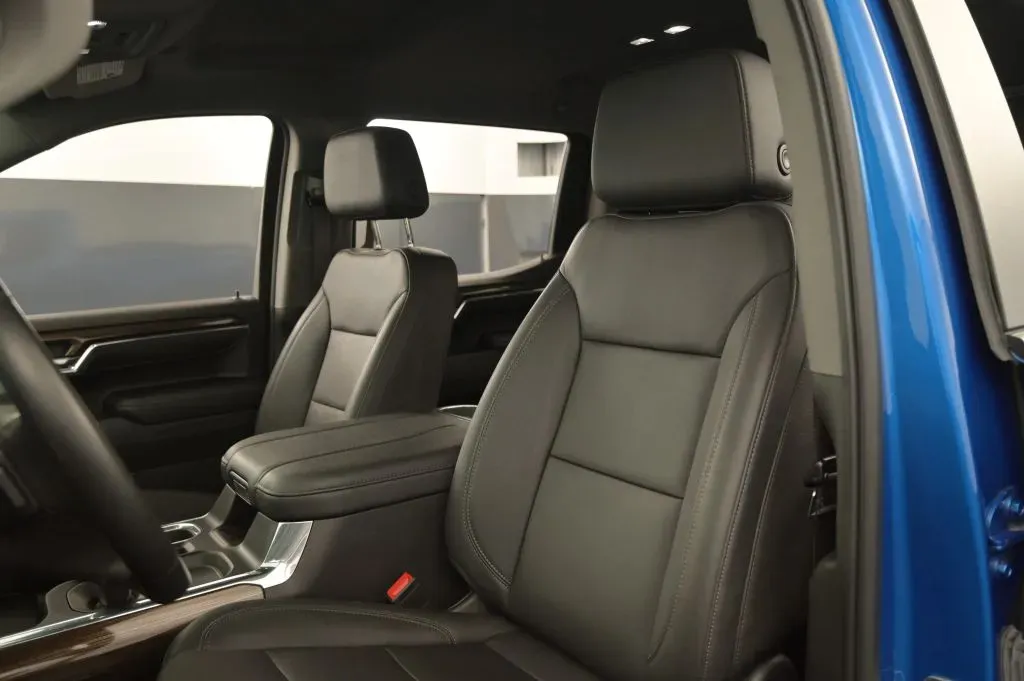 Chevrolet Silverado photo 41