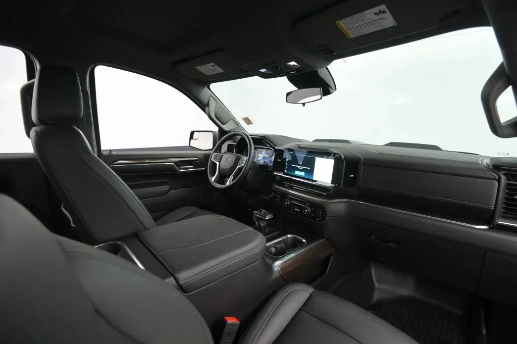 Chevrolet Silverado photo 49