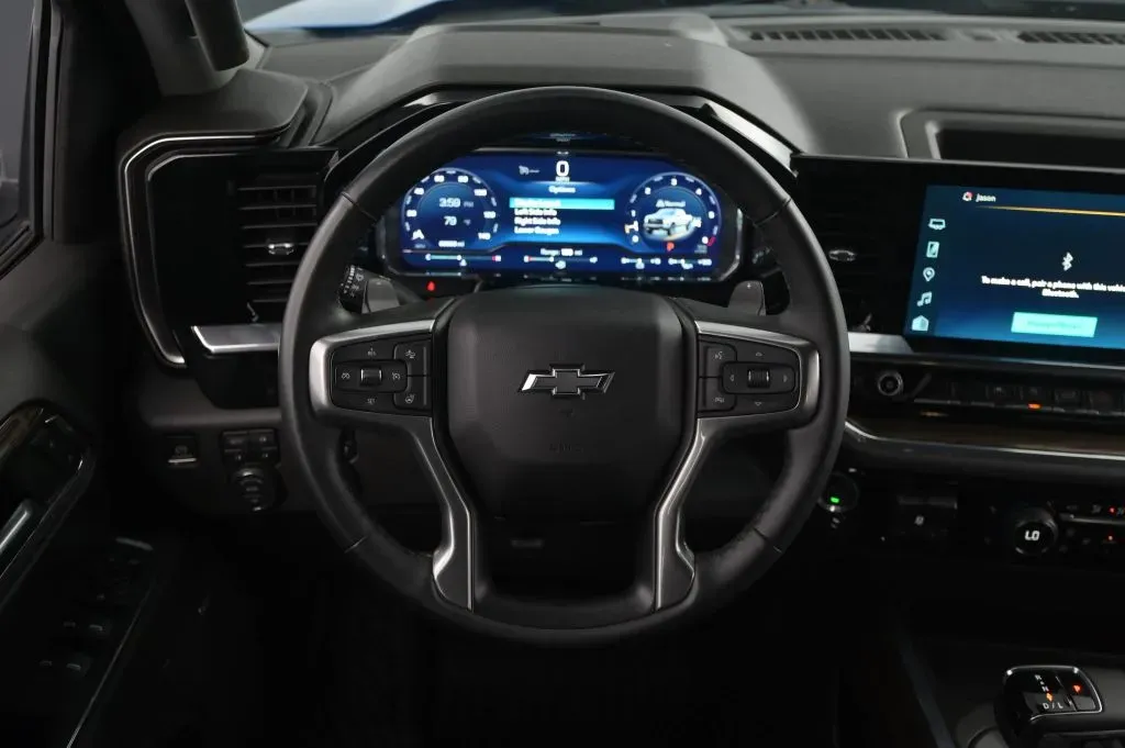 Chevrolet Silverado photo 36