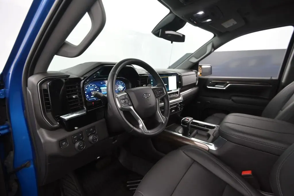 Chevrolet Silverado photo 39