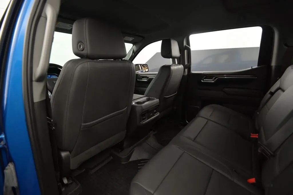 Chevrolet Silverado photo 44