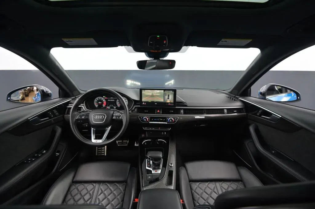 Audi S4 photo 30