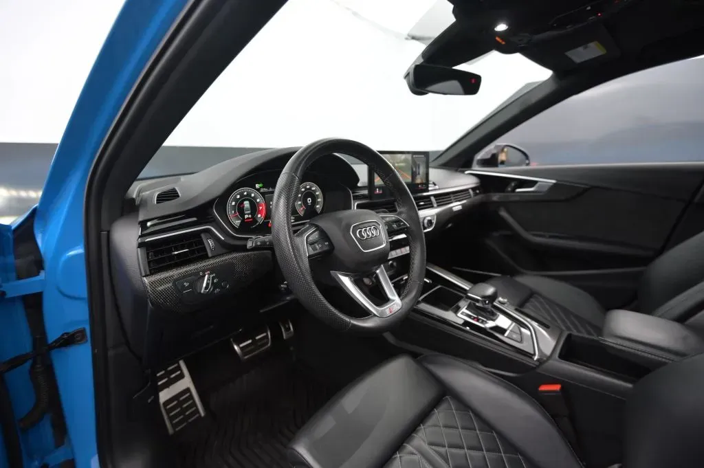 Audi S4 photo 39